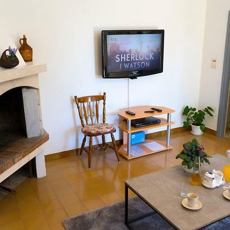 Tania Apartment Prižba Dış mekan fotoğraf