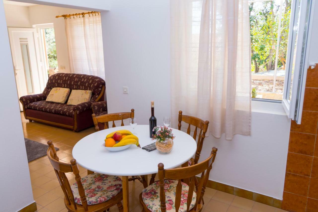 Tania Apartment Prižba Dış mekan fotoğraf